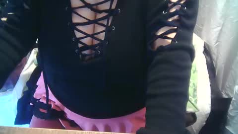 Snapshot of neslihan35 chatting on 02/02/25, 10:28 neslihan online show from 02/02/25, 10:28