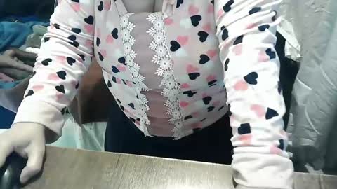 Snapshot of neslihan35 chatting on 02/21/25, 08:49 neslihan online show from 02/21/25, 08:49