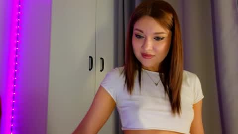 Snapshot of nessarosse chatting on 03/27/26, 02:28 Nessa online show from 03/27/26, 02:28