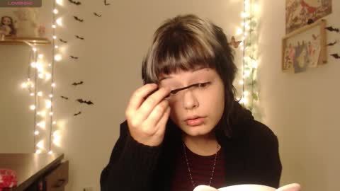 Snapshot of neurotic_witch chatting on 10/16/25, 07:53 Mar online show from 10/16/25, 07:53