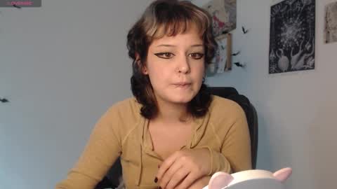 Snapshot of neurotic_witch chatting on 11/04/25, 05:50 Mar online show from 11/04/25, 05:50