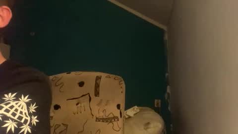 Snapshot of neverland966 chatting on 09/21/25, 12:01 Mark online show from 09/21/25, 12:01