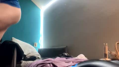 Snapshot of neverland966 chatting on 10/23/25, 07:56 Mark online show from 10/23/25, 07:56