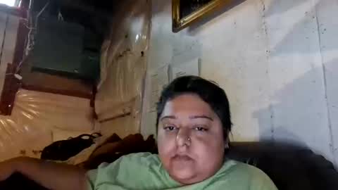 Snapshot of neverwiser chatting on 10/19/25, 01:34 neverwiser online show from 10/19/25, 01:34