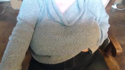 Snapshot of new_milf chatting on 11/16/25, 09:59 Lilly online show from 11/16/25, 09:59