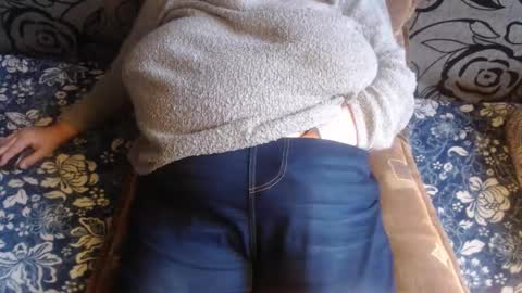 Snapshot of new_milf chatting on 11/19/25, 10:37 Lilly online show from 11/19/25, 10:37