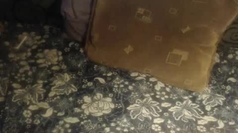 Snapshot of new_milf chatting on 11/28/25, 04:37 Lilly online show from 11/28/25, 04:37