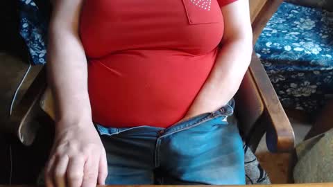 Snapshot of new_milf chatting on 12/15/25, 09:57 Lilly online show from 12/15/25, 09:57