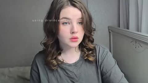 Snapshot of new_rina chatting on 09/23/25, 08:01 Rina online show from 09/23/25, 08:01