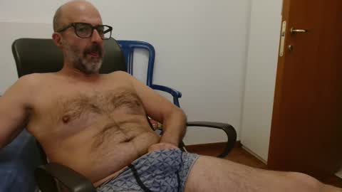 Snapshot of new_simi_74 chatting on 09/29/25, 06:24 simi online show from 09/29/25, 06:24