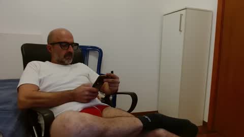 Snapshot of new_simi_74 chatting on 10/08/25, 06:49 simi online show from 10/08/25, 06:49