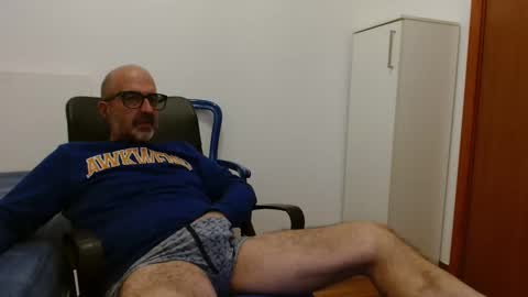 Snapshot of new_simi_74 chatting on 10/09/25, 06:06 simi online show from 10/09/25, 06:06