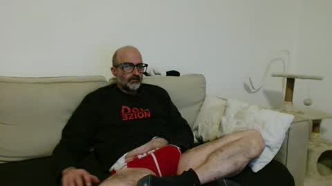 Snapshot of new_simi_74 chatting on 11/22/25, 08:30 simi online show from 11/22/25, 08:30