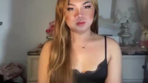 Snapshot of newbitch_intown69 chatting on 11/05/25, 01:27 Jane online show from 11/05/25, 01:27