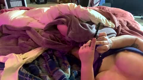 Snapshot of newby101 chatting on 01/06/25, 10:13 Meow Meow online show from 01/06/25, 10:13