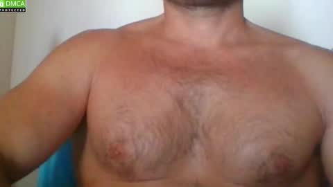 Snapshot of newtyguy90 chatting on 09/28/25, 01:38 newtyguy90 online show from 09/28/25, 01:38