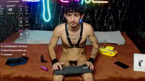 Snapshot of nextboywell1 chatting on 12/13/25, 07:53 Yeison online show from 12/13/25, 07:53