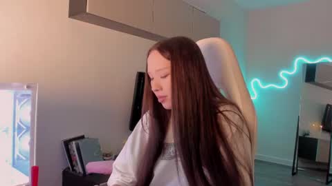 Mina online show from 06/26/26, 07:57