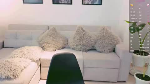 Snapshot of neythan__blaze chatting on 10/06/25, 06:05   online show from 10/06/25, 06:05