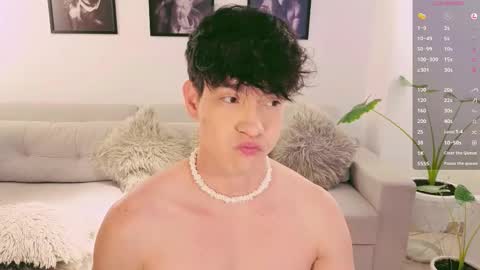 Snapshot of neythan__blaze chatting on 10/15/25, 12:33   online show from 10/15/25, 12:33