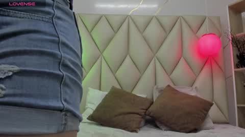 Milena online show from 12/22/24, 01:11