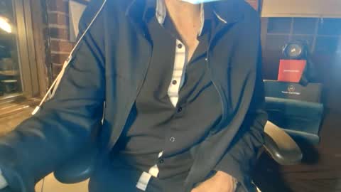 Snapshot of nfgwholoves2cum chatting on 01/17/26, 01:54 NFG Nice Friendly Guy Dick online show from 01/17/26, 01:54