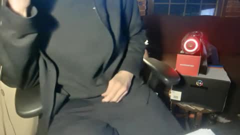 Snapshot of nfgwholoves2cum chatting on 02/27/26, 04:01 NFG Nice Friendly Guy Dick online show from 02/27/26, 04:01