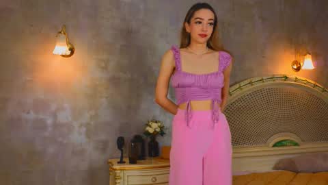 Snapshot of nganlico chatting on 11/18/25, 03:01 Anasteisha online show from 11/18/25, 03:01