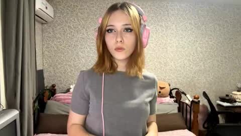 Snapshot of ngocjanus chatting on 11/28/25, 11:13 Eva Arts online show from 11/28/25, 11:13