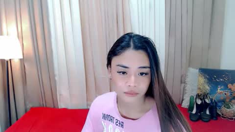 Snapshot of nhicolehollywood chatting on 12/17/25, 01:22 hottie nicole online show from 12/17/25, 01:22