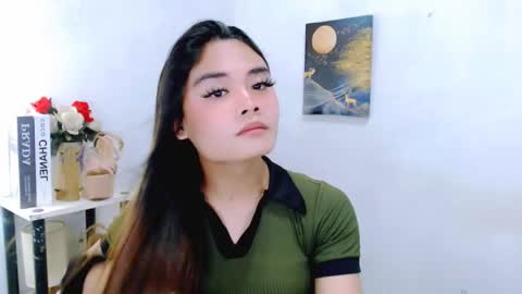 Snapshot of nhicolehollywood chatting on 04/19/26, 12:54 hottie nicole online show from 04/19/26, 12:54