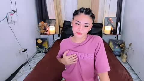 Snapshot of nhicolehollywood chatting on 05/24/26, 12:48 hottie nicole online show from 05/24/26, 12:48