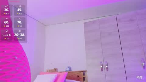 nia_16 online show from 10/21/25, 02:34