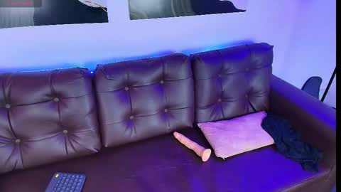 Nia Blum online show from 11/01/25, 03:30