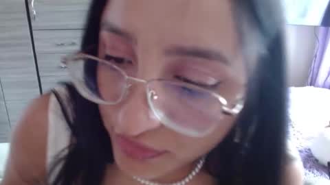 Snapshot of nia_cop chatting on 01/09/25, 06:04 Dani online show from 01/09/25, 06:04