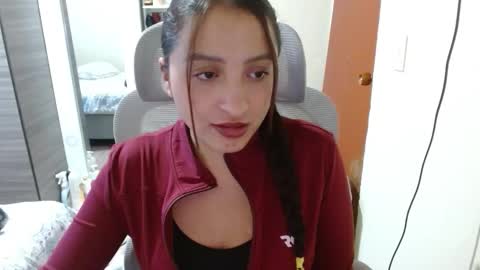Snapshot of nia_cop chatting on 01/07/26, 09:50 Dani online show from 01/07/26, 09:50