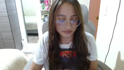 Snapshot of nia_cop chatting on 04/23/26, 11:40 Dani online show from 04/23/26, 11:40