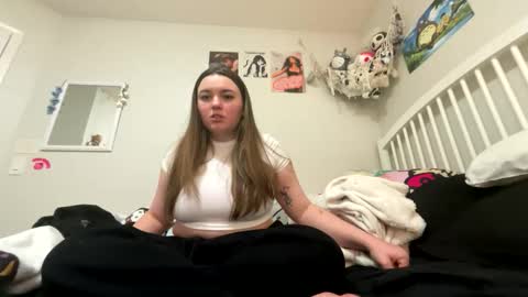 Snapshot of niaelsien chatting on 12/04/25, 12:20 Nia online show from 12/04/25, 12:20