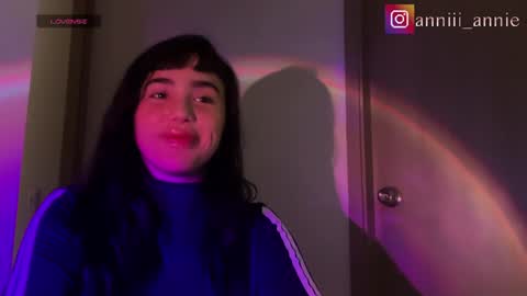 Snapshot of niahhierodula chatting on 06/11/26, 12:32 niah online show from 06/11/26, 12:32