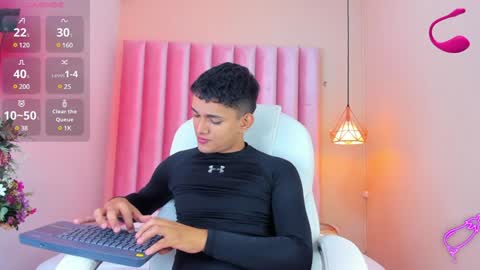 Snapshot of niall_falcon chatting on 01/11/25, 04:14 Niall  online show from 01/11/25, 04:14