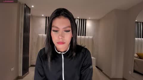 Call me Nia  online show from 09/28/25, 11:04