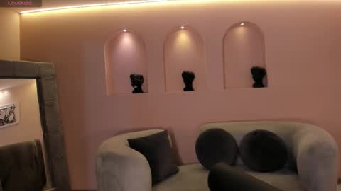 Call me Nia  online show from 10/06/25, 07:11