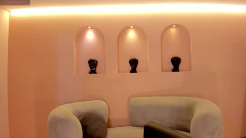 Call me Nia  online show from 10/19/25, 11:11