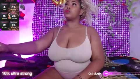 Snapshot of niawk_ chatting on 10/24/25, 01:29 Niawk online show from 10/24/25, 01:29