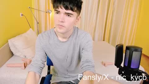 Snapshot of nic_ky chatting on 12/10/24, 02:39 Nick PVT is open FanslyTwitter - Nic kycb online show from 12/10/24, 02:39