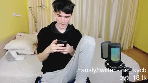 Snapshot of nic_ky chatting on 12/19/24, 08:34 Nick PVT is open FanslyTwitter - Nic kycb online show from 12/19/24, 08:34