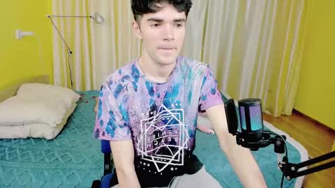 Snapshot of nic_ky chatting on 12/25/24, 08:17 Nick PVT is open FanslyTwitter - Nic kycb online show from 12/25/24, 08:17