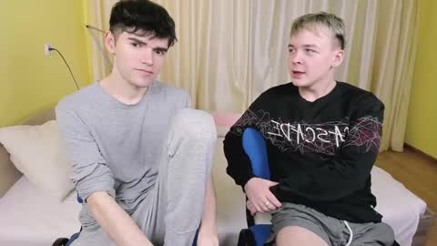 Snapshot of nic_ky chatting on 12/28/24, 03:37 Nick PVT is open FanslyTwitter - Nic kycb online show from 12/28/24, 03:37