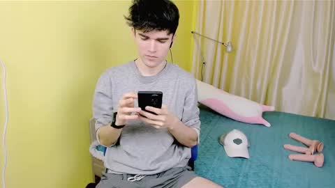 Snapshot of nic_ky chatting on 12/28/24, 08:04 Nick PVT is open FanslyTwitter - Nic kycb online show from 12/28/24, 08:04