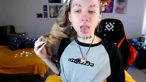nica_kawaii online show from 05/19/26, 05:25